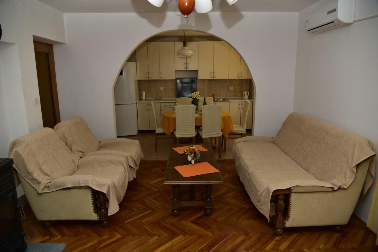 Apartments Maestral Malinska Exterior photo